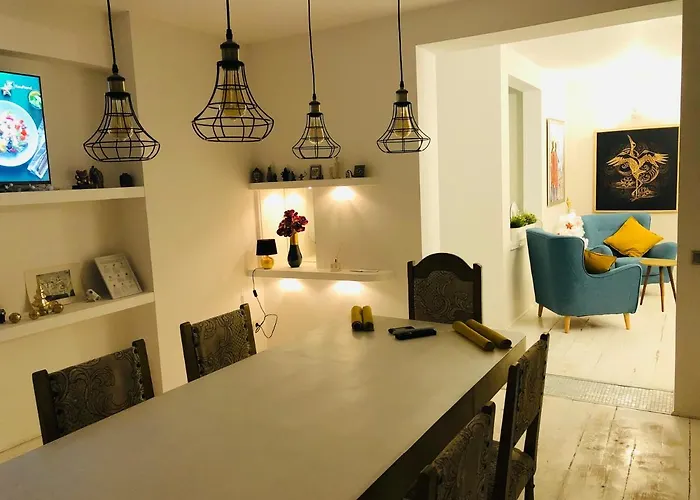 Golden Pearl - Jacuzzi Top Center Luxury Apartment