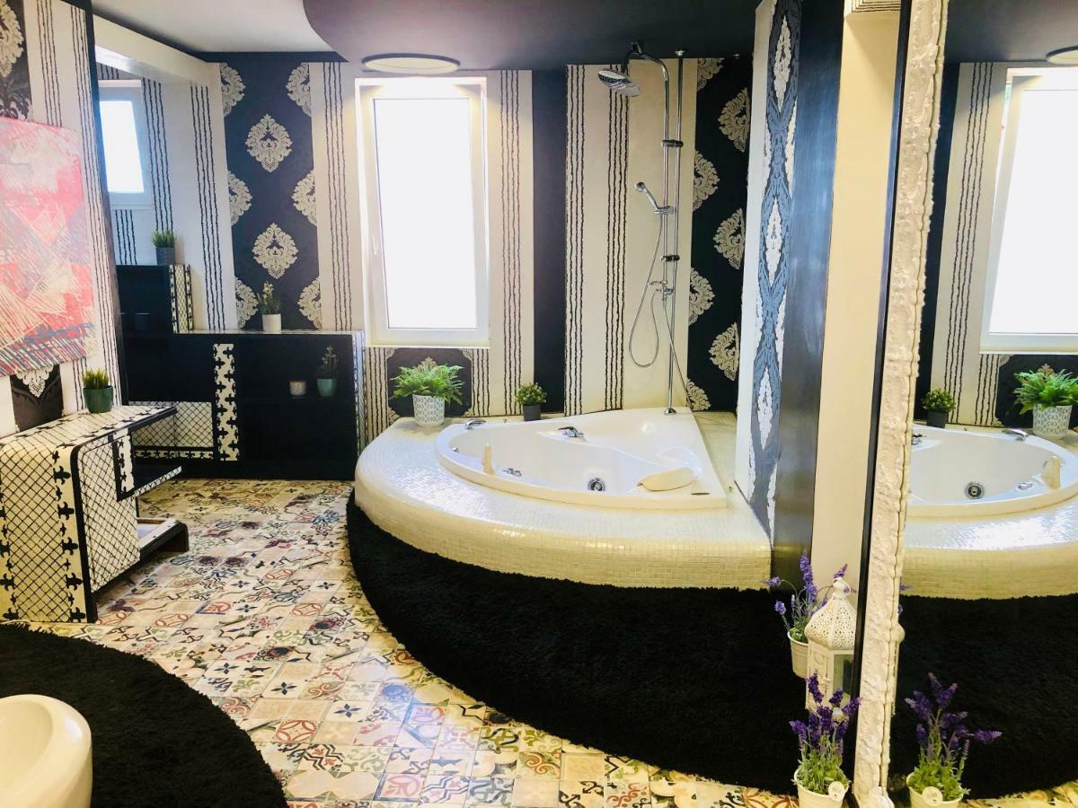 Apartment Golden Pearl - Jacuzzi Center Luxury