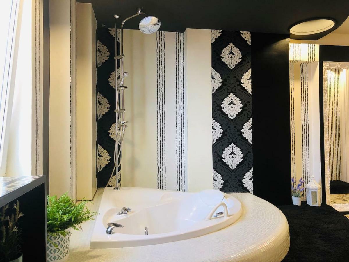 Apartment Golden Pearl - Jacuzzi Center Luxury Sofia
