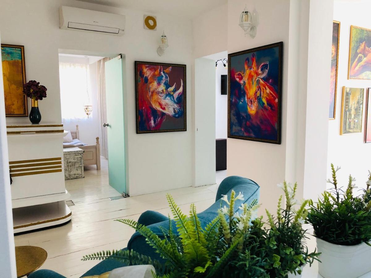 Golden Pearl - Jacuzzi Center Luxury Apartment